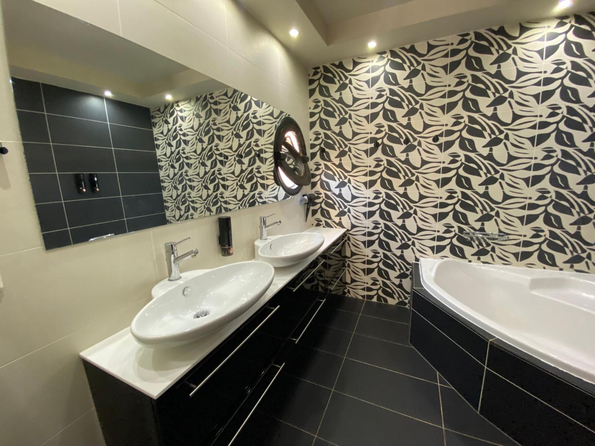 Luxury View Apartment 10Min From Athens Airport Koropíon Eksteriør bilde
